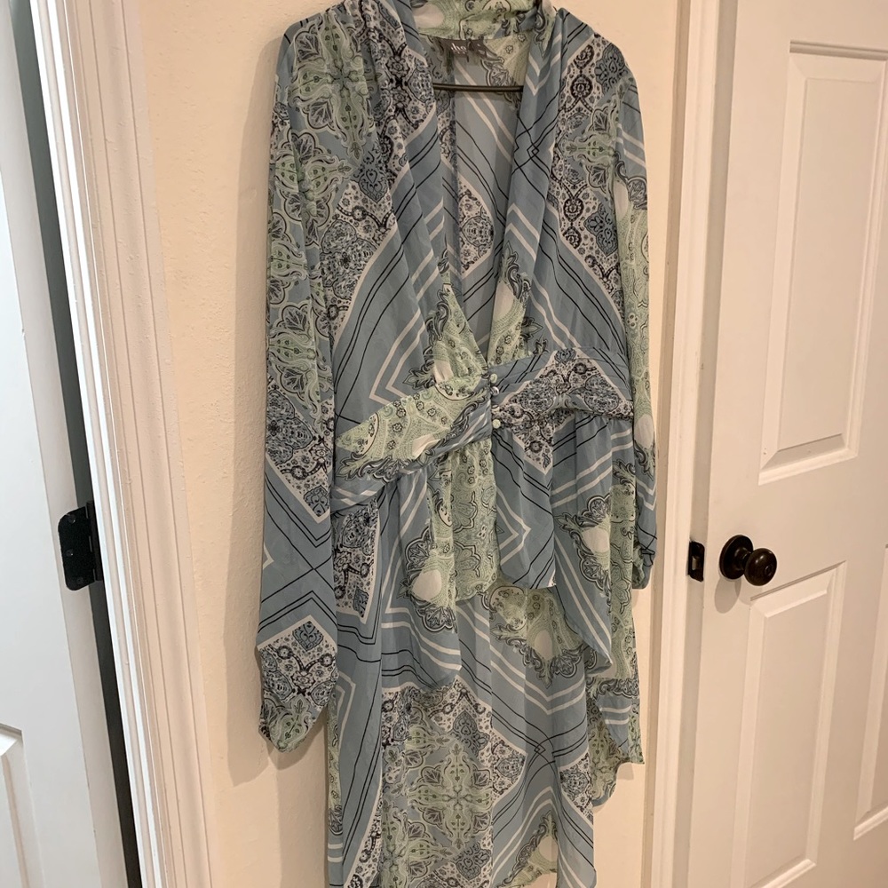 New York & Company High/low shirt